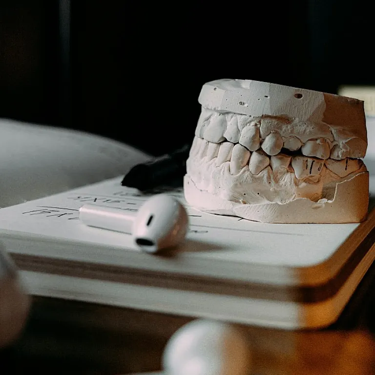 Tout savoir avant de poser une couronne dentaire